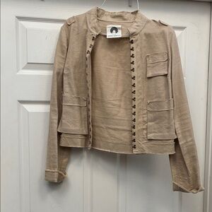 Chic Women's Utility Jacket in Tan